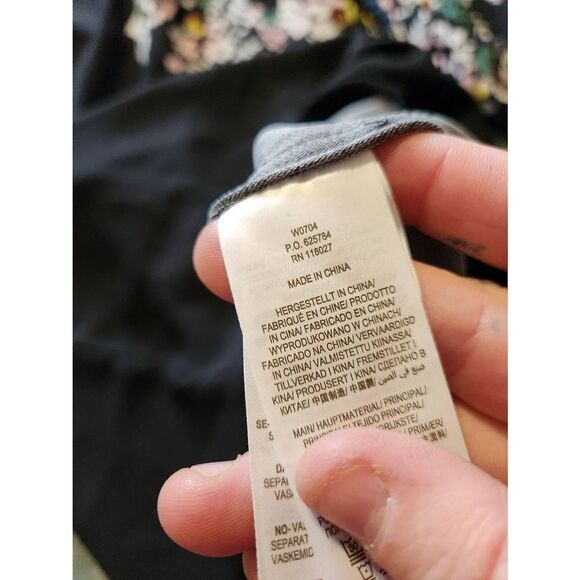 Boden Keira Shift Dress
Black, Posy Placement Front sz 8 - Picture 5 of 5